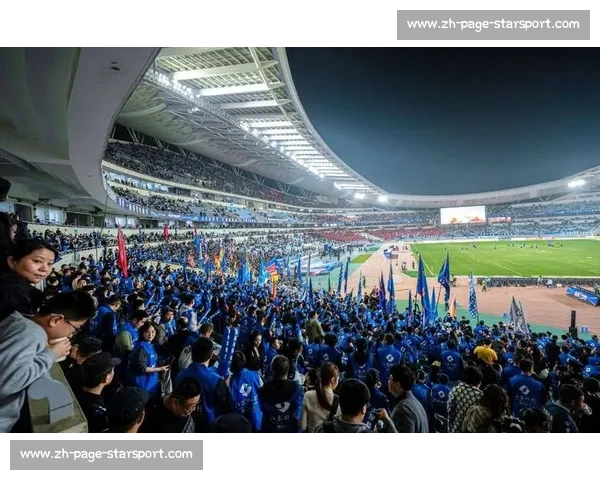 苏超球迷赛后 “最帅捡垃圾” 人走场净成文明标杆